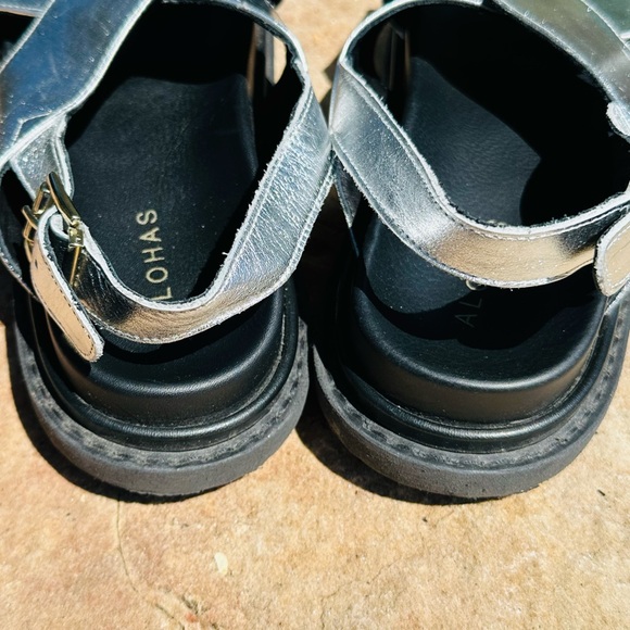 ALOHAS Marshmallow Shimmer Metallic Silver Leather Chunky Sandals - Picture 5 of 7